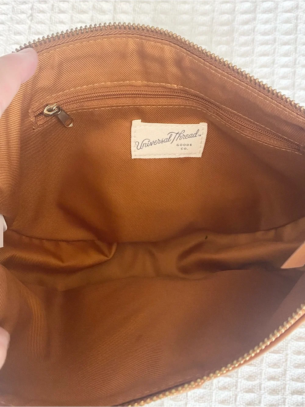 Universal Thread sleek saddle